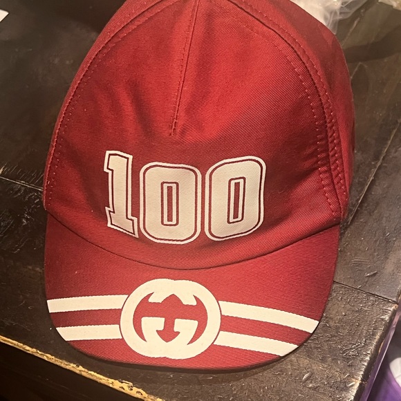 Authentic baby Gucci hat - Picture 1 of 5